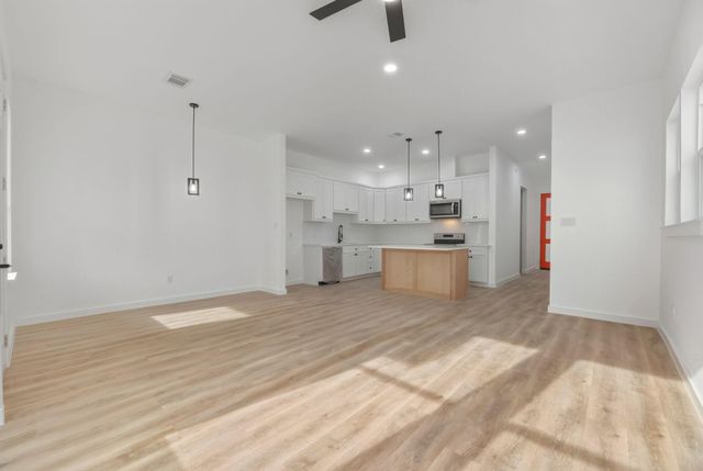 117 Capetown Lane, Conroe, TX 77356