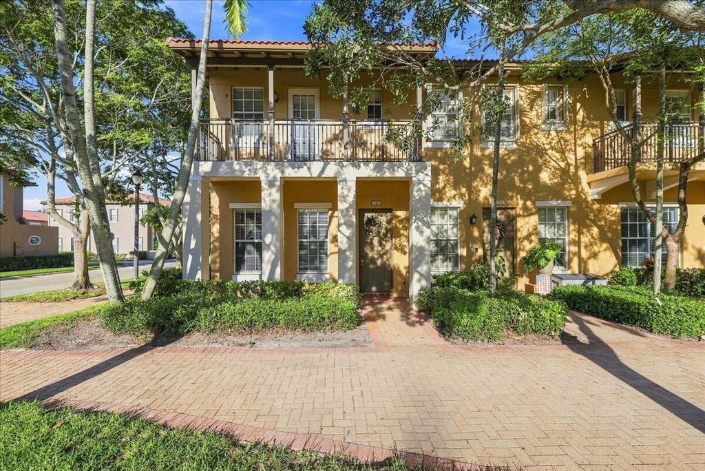 701 SW 147TH Avenue, Pembroke Pines, FL 33027
