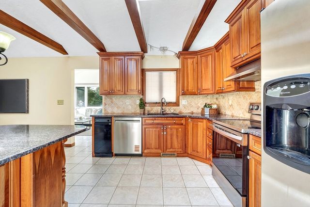 3 Macone Cir, Stoneham, MA 02180