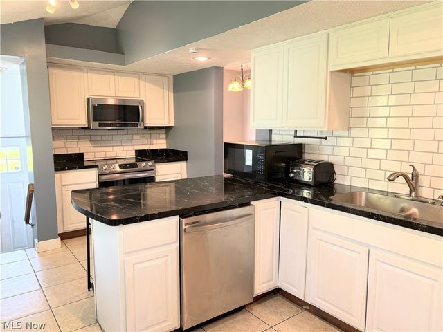 2885 E Water Street, Rock Creek, OH 44084