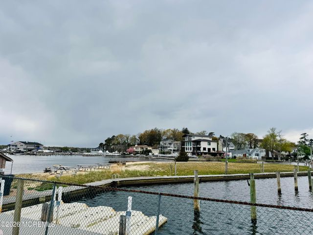 137 Main Bayway, Toms River, NJ 08753
