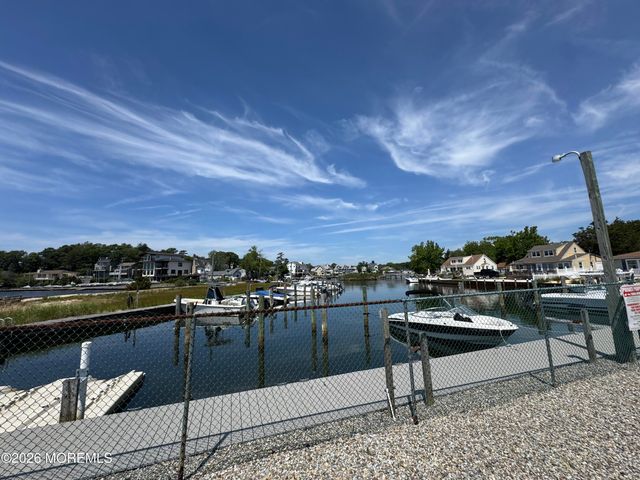 137 Main Bayway, Toms River, NJ 08753