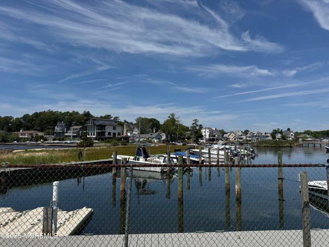 137 Main Bayway, Toms River, NJ 08753