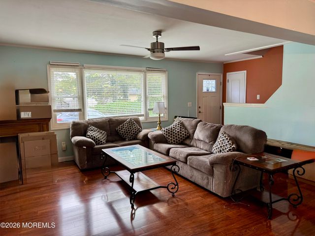 137 Main Bayway, Toms River, NJ 08753
