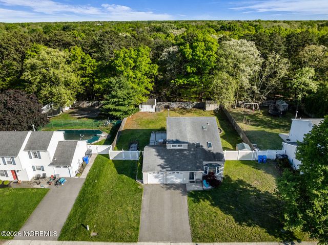 176 Liberty Bell Road, Toms River, NJ 08755