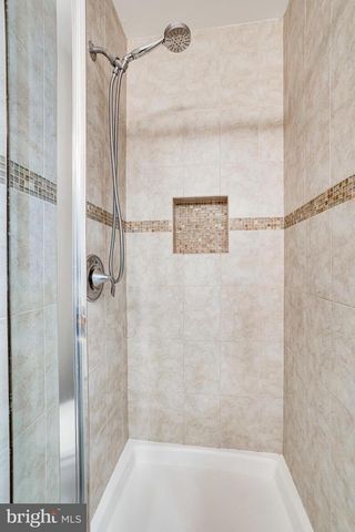 2024 HEADLANDS CIR, Reston, VA 20191