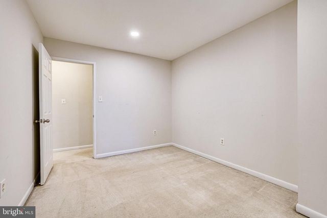 2024 HEADLANDS CIR, Reston, VA 20191