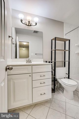 2024 HEADLANDS CIR, Reston, VA 20191