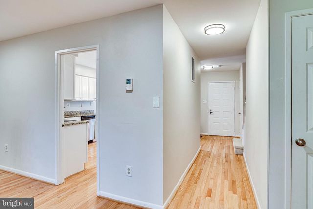 2024 HEADLANDS CIR, Reston, VA 20191