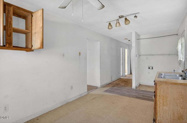 426 Thomas Street, Henderson, NC 27536