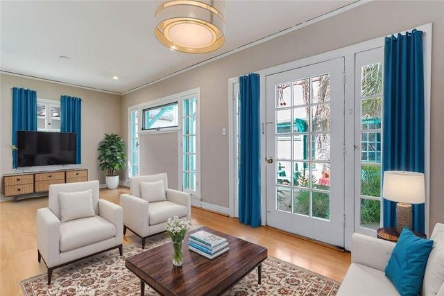 615 S Columbus Avenue, Glendale, CA 91204