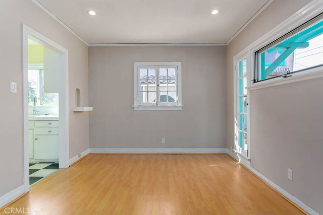 615 S Columbus Avenue, Glendale, CA 91204