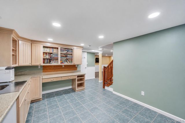 16 Ashland Avenue, New Hyde Park, NY 11040