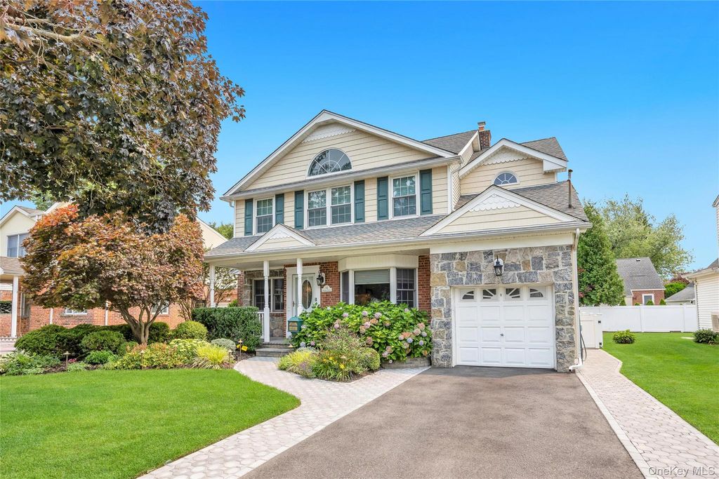 16 Ashland Avenue, New Hyde Park, NY 11040 — photo 2