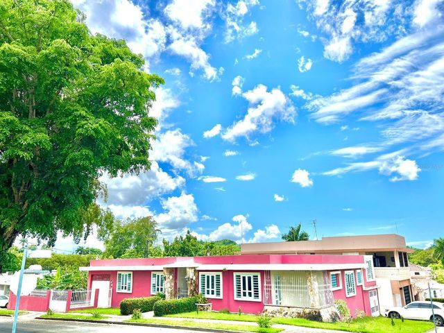 3 LUHN URB. VICTOR BRAEGGER, Guaynabo, PR 00966