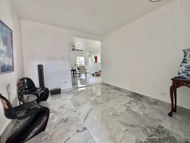 3 LUHN URB. VICTOR BRAEGGER, Guaynabo, PR 00966