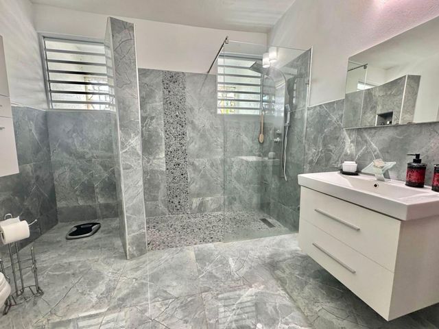 3 LUHN URB. VICTOR BRAEGGER, Guaynabo, PR 00966