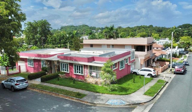 3 LUHN URB. VICTOR BRAEGGER, Guaynabo, PR 00966