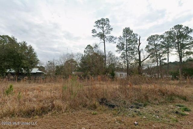 1 Sunrise Drive, Gautier, MS 39553