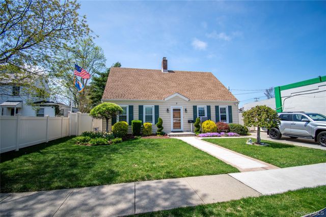 3 Park Avenue, Baldwin, NY 11510