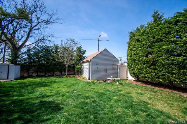 3 Park Avenue, Baldwin, NY 11510