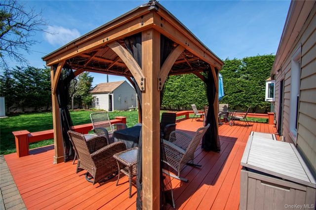 3 Park Avenue, Baldwin, NY 11510