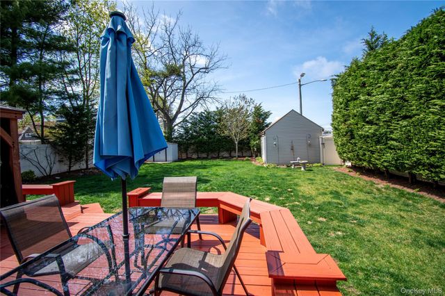 3 Park Avenue, Baldwin, NY 11510