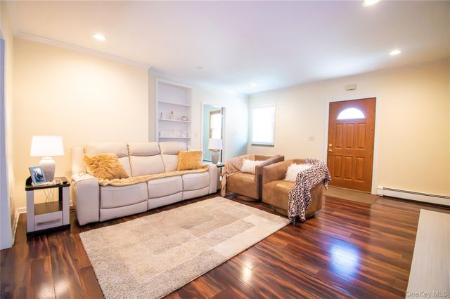 3 Park Avenue, Baldwin, NY 11510