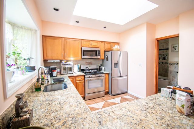 3 Park Avenue, Baldwin, NY 11510