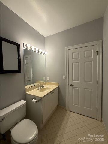 127 N Tryon Street 608, Charlotte, NC 28202