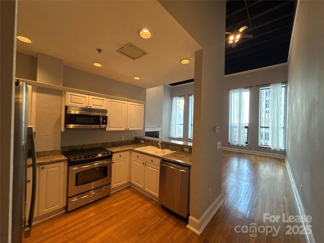 127 N Tryon Street 608, Charlotte, NC 28202