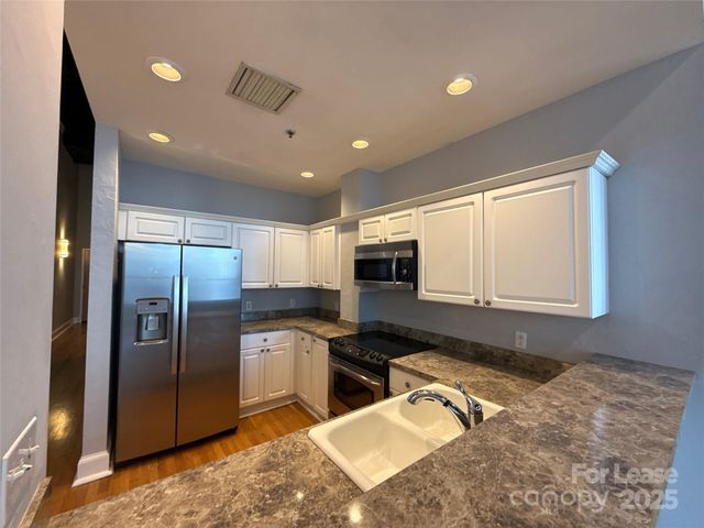 127 N Tryon Street 608, Charlotte, NC 28202