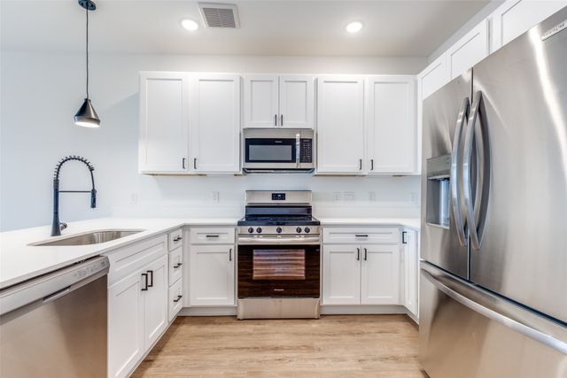 5215 Capitol Avenue 306, Dallas, TX 75206