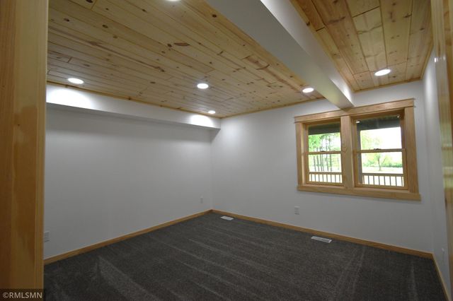 1616 130 Avenue, New Richmond, WI 54017