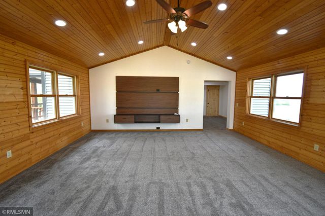 1616 130 Avenue, New Richmond, WI 54017