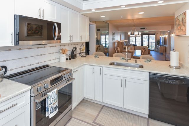 901 Seafarer Circle 302, Jupiter, FL 33477