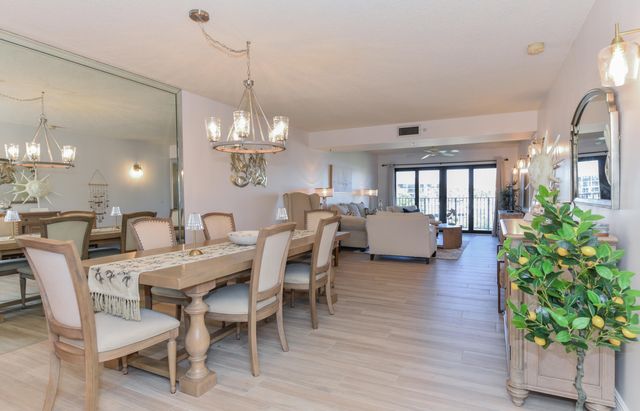 901 Seafarer Circle 302, Jupiter, FL 33477