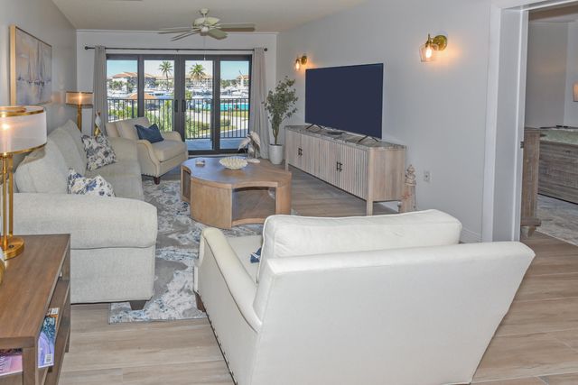 901 Seafarer Circle 302, Jupiter, FL 33477