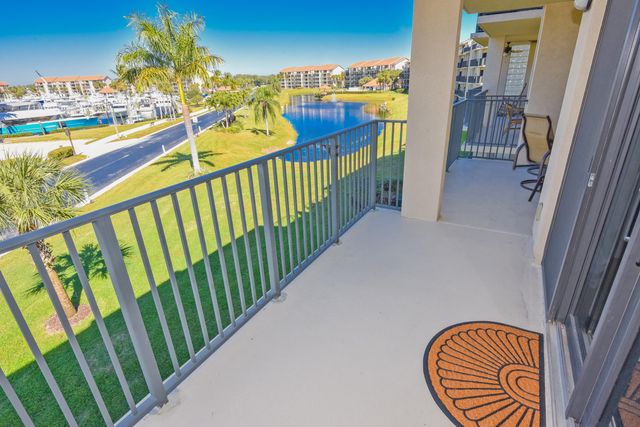 901 Seafarer Circle 302, Jupiter, FL 33477
