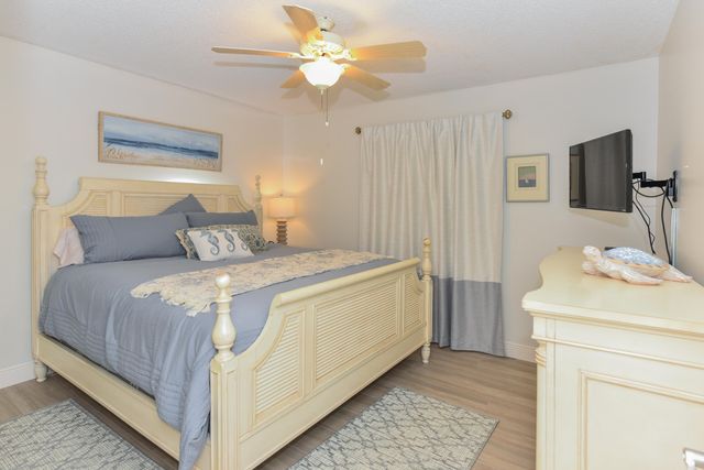 901 Seafarer Circle 302, Jupiter, FL 33477