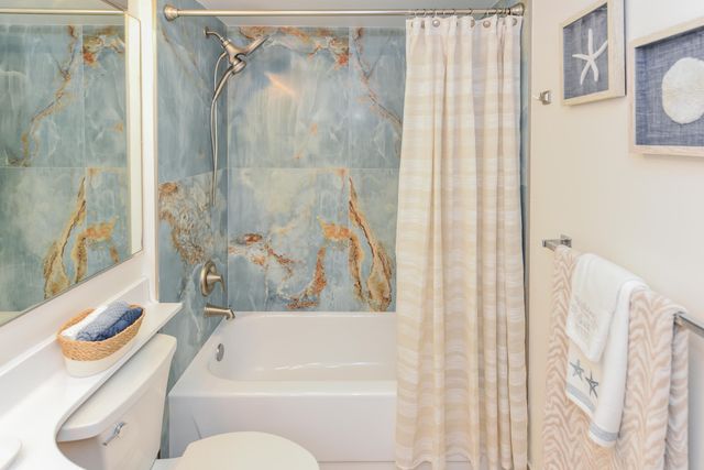 901 Seafarer Circle 302, Jupiter, FL 33477