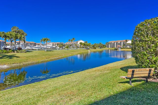 901 Seafarer Circle 302, Jupiter, FL 33477