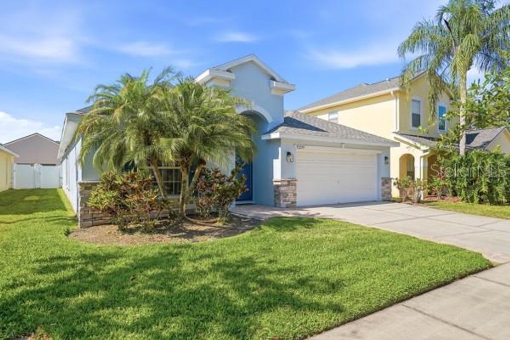 Image 2 of property listing at 12219 BISHOPSFORD DRIVE, Tampa, FL 33626