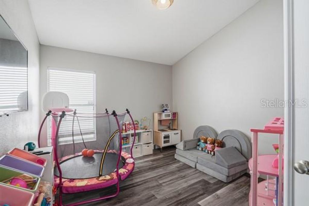 Image 37 of property listing at 12219 BISHOPSFORD DRIVE, Tampa, FL 33626