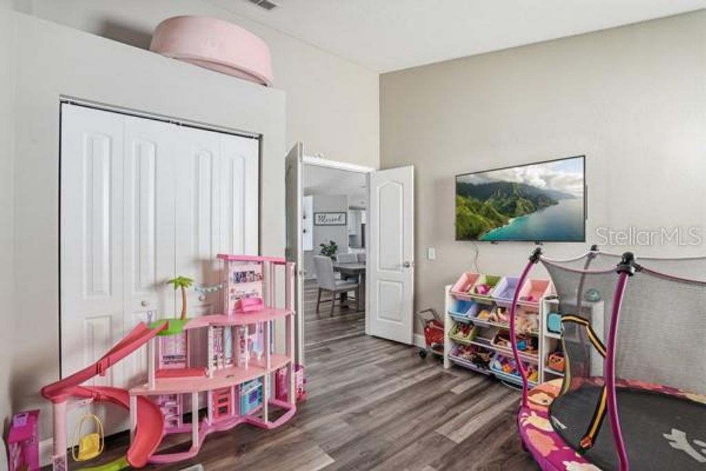 Image 38 of property listing at 12219 BISHOPSFORD DRIVE, Tampa, FL 33626