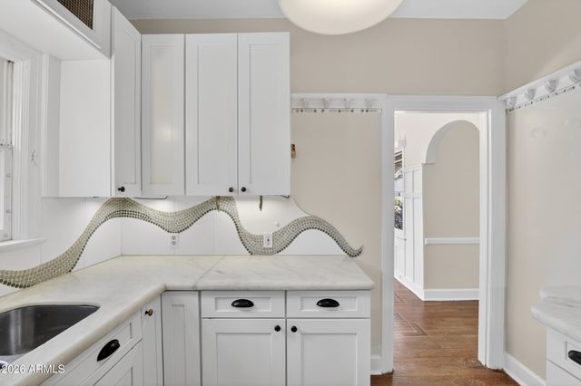 1132 E WELDON Avenue, Phoenix, AZ 85014