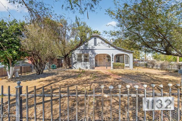 1132 E WELDON Avenue, Phoenix, AZ 85014