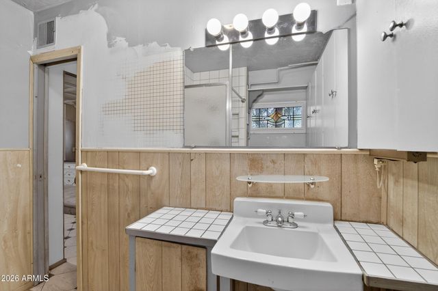 1132 E WELDON Avenue, Phoenix, AZ 85014