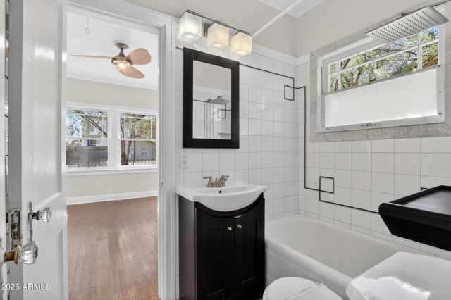 1132 E WELDON Avenue, Phoenix, AZ 85014