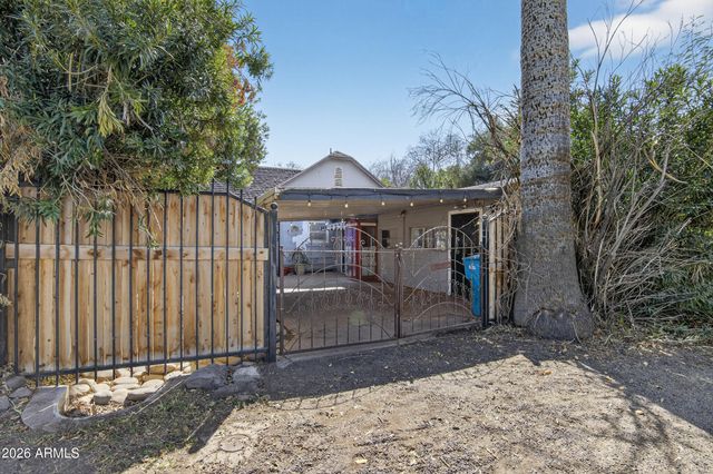 1132 E WELDON Avenue, Phoenix, AZ 85014